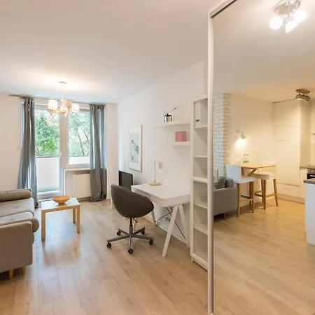 Sluzew Manhattan Place Apartment